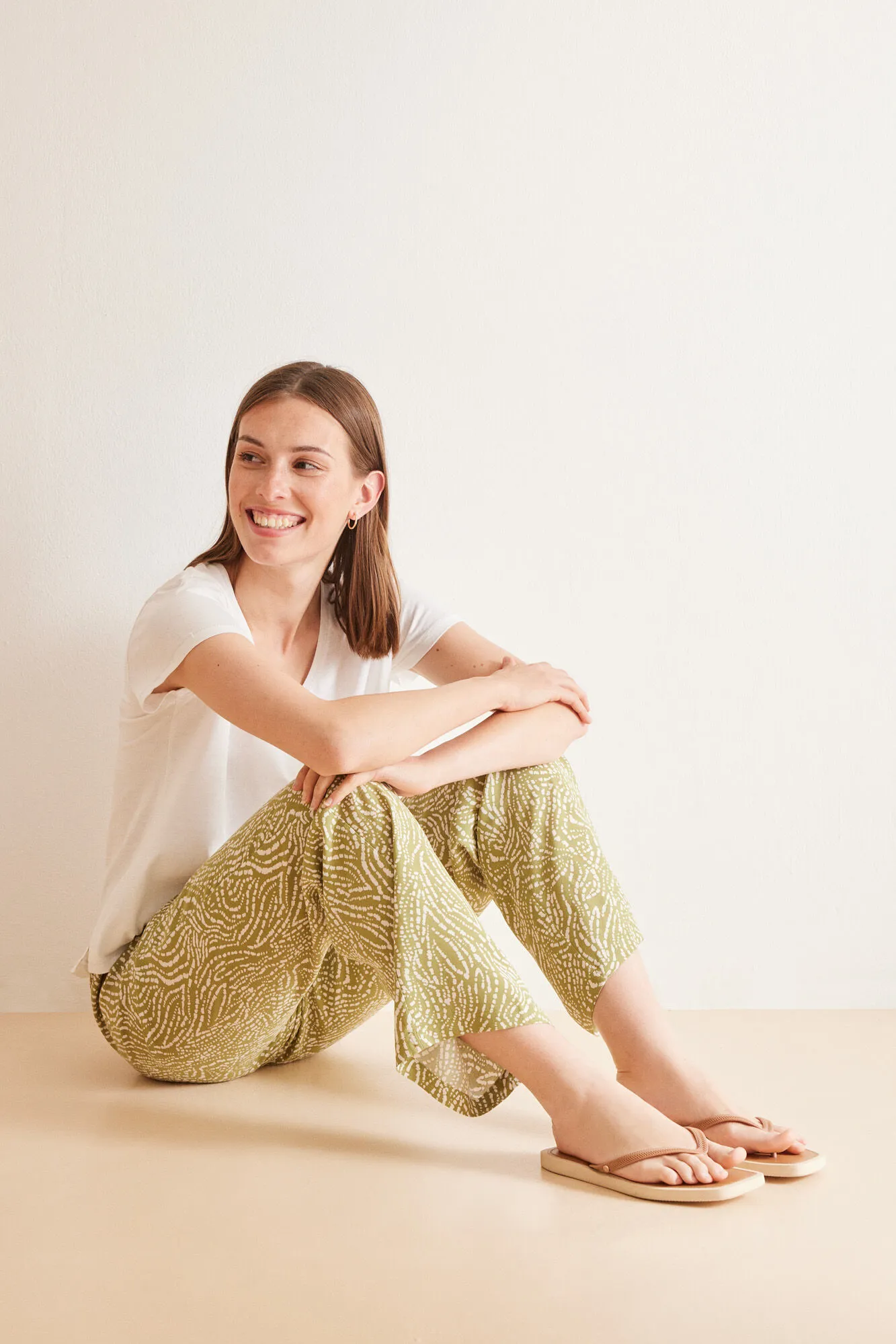 Pantalones verde estampado étnico 